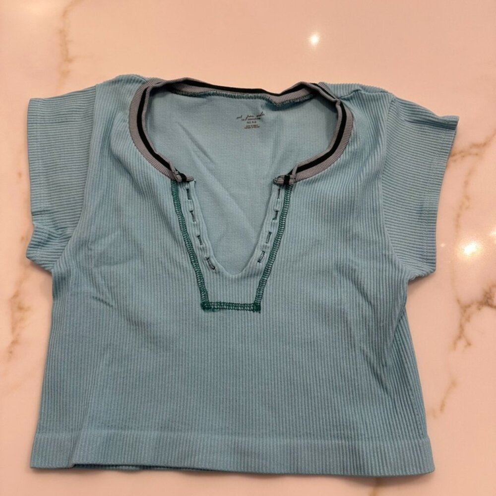Urban Outfitters Women's Go for Gold size M/L Crop-top